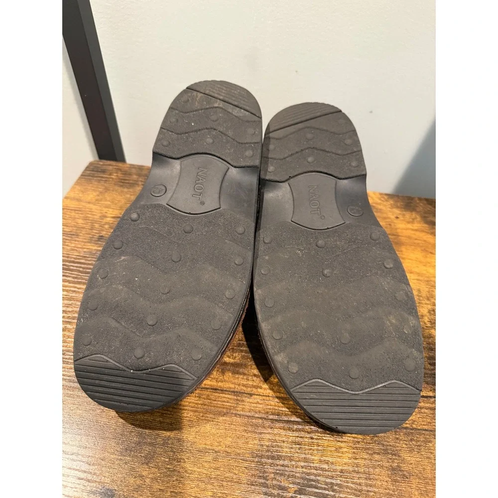 Naot men leather